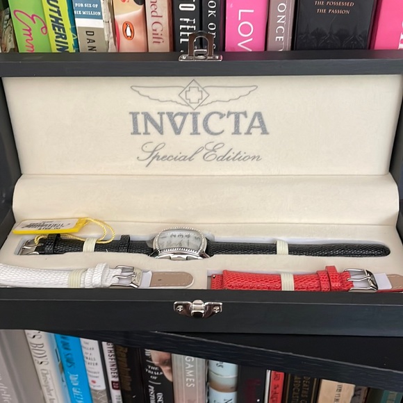 🎁🎄Invicta Limited Edition Watch Set🎄🎁 - Picture 2 of 8